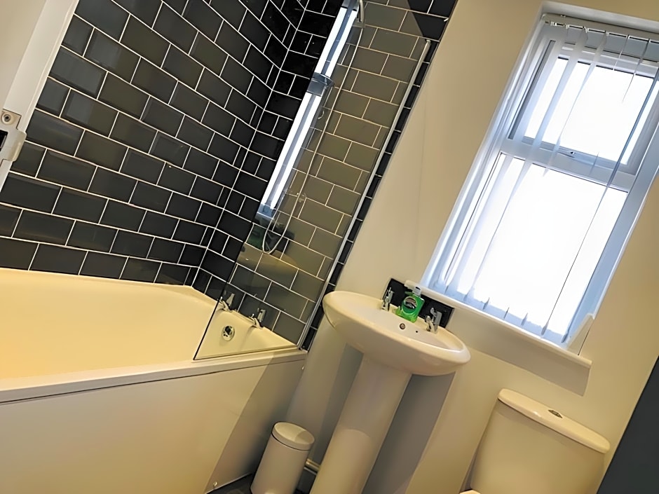 Townhouse @ 51 Balfour St -Stoke