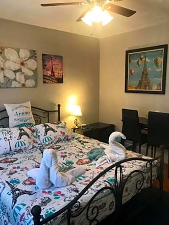 Queen Room with Shared Bathroom