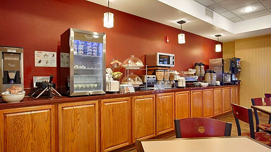 Best Western Plus Woodland Hills Hotel & Suites