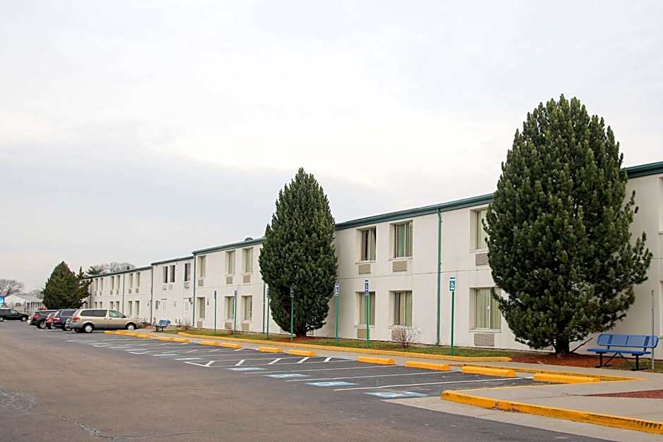 Motel6 Warwick, RI - Providence Airport - I-95