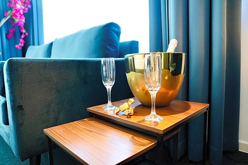 Arthotel Ambassador Wiesbaden - FREE PARKING