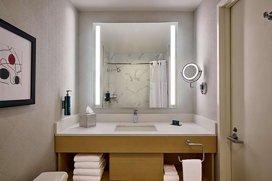 DoubleTree By Hilton Newark - Fremont