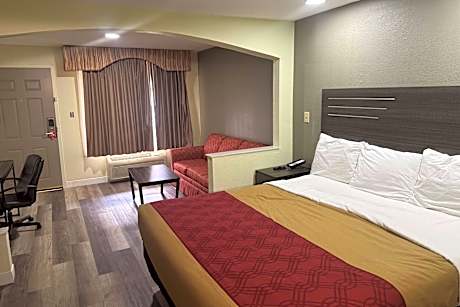 1 King Bed Non-Smoking