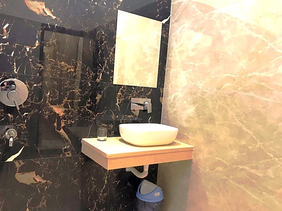 Hampton Hotel - 200 mt from Golden Temple 