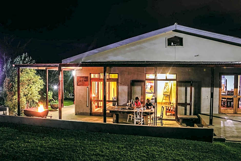 A Hilltop Country Retreat