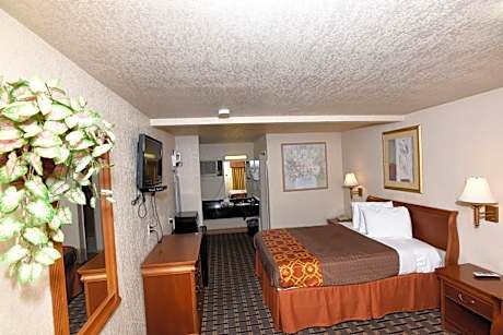 Standard Queen Room