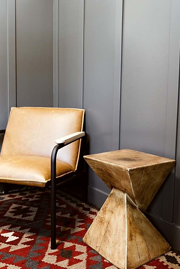 The Flying Steamshovel Inn