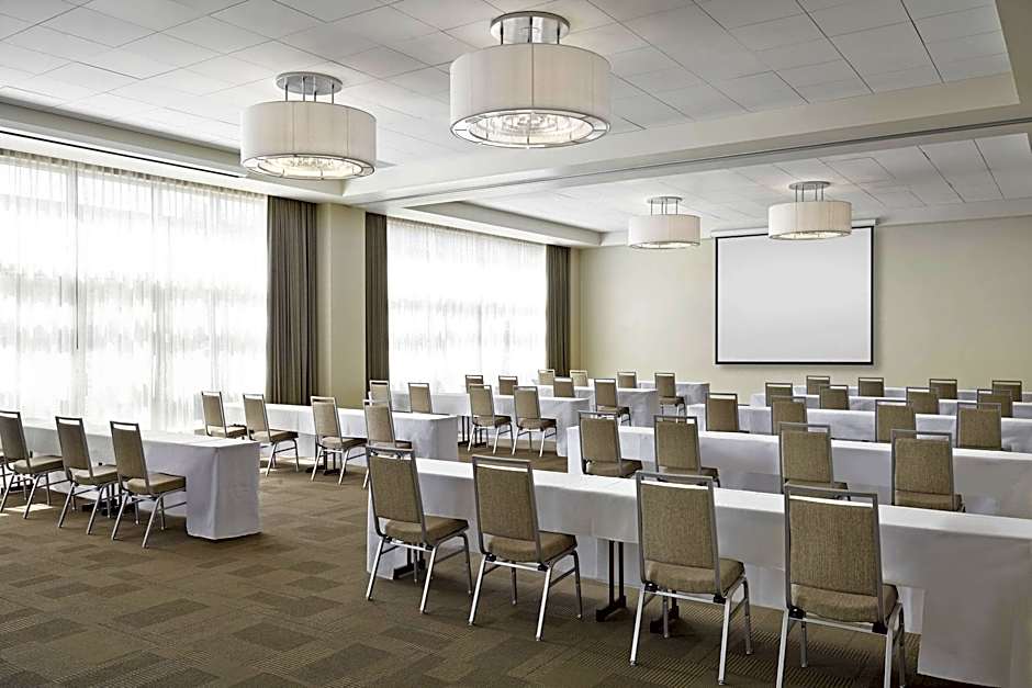 Four Points By Sheraton Kelowna Airport