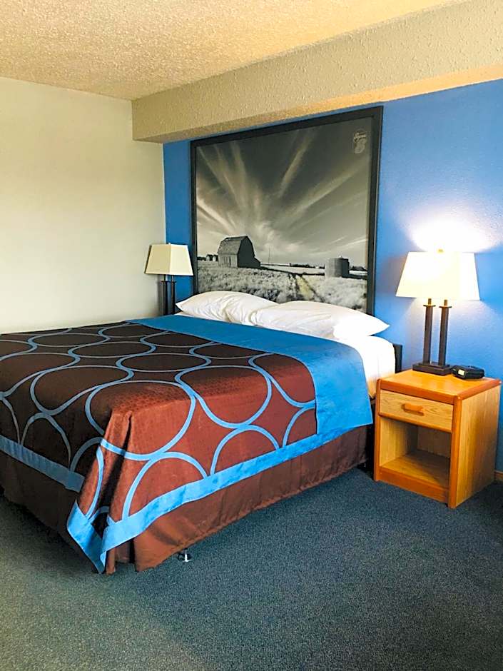 Super 8 by Wyndham Swift Current