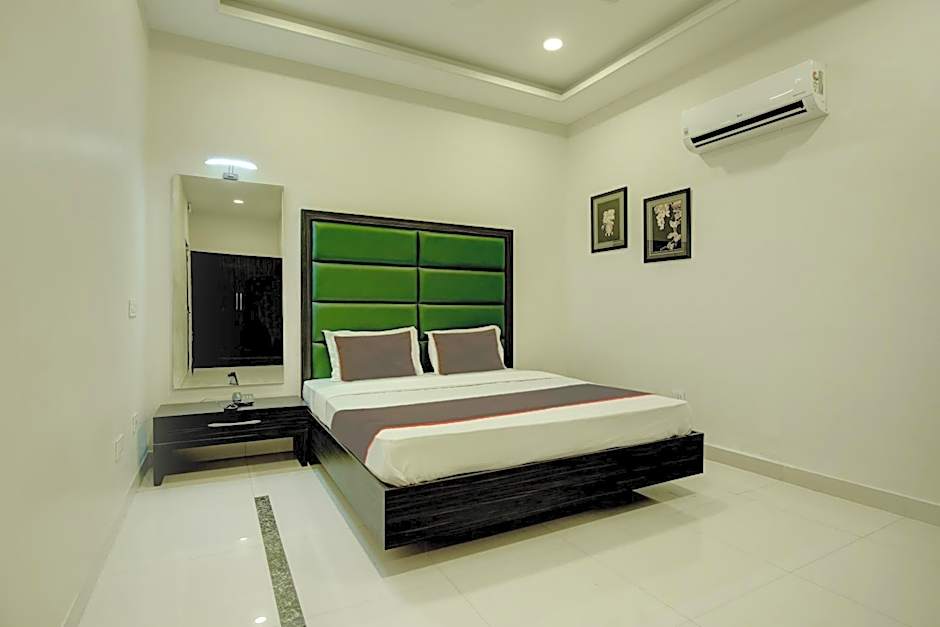 Collection O Ovel Hotel Grand