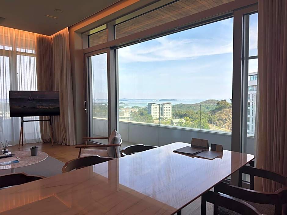 Photo 1 of 19 of Royal Suite, Resort View, Low Floor
