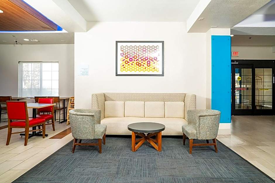 Holiday Inn Express Hotel & Suites Hesperia By IHG