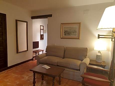 Standard Double Room (2 Adults + 1 Child)