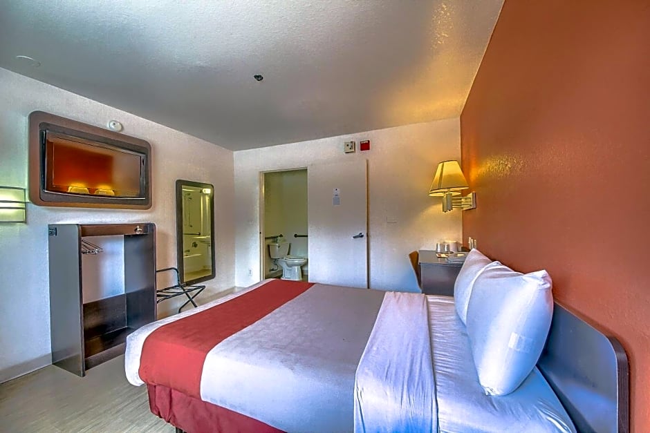 Motel 6 San Antonio, Tx Six Flags Fiesta TX - La Cantera Area