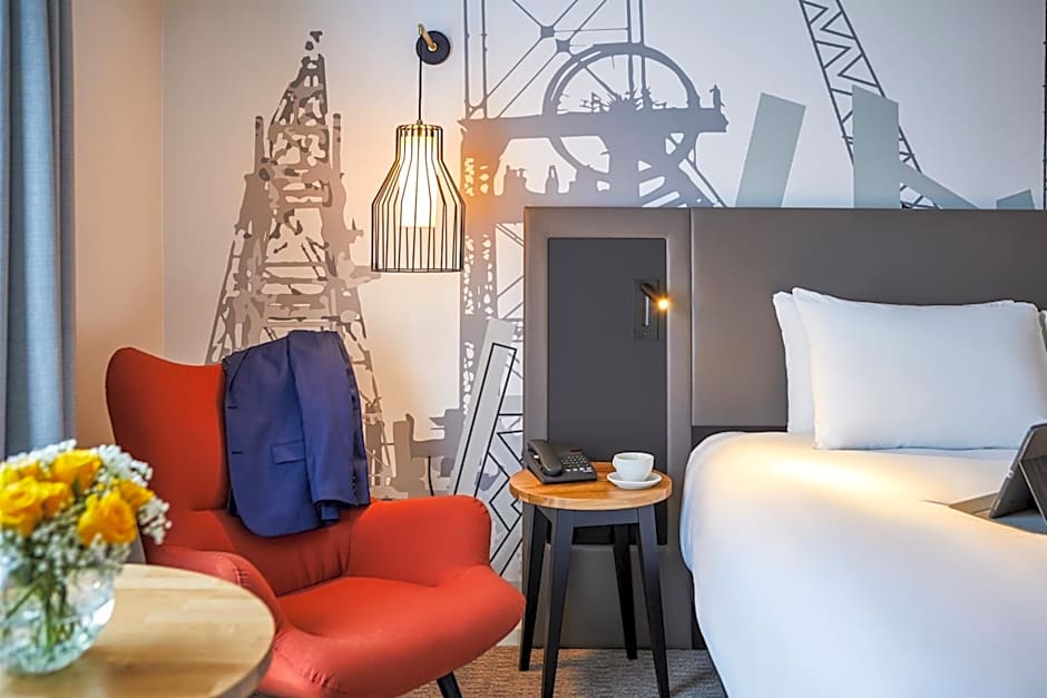 Mercure Cardiff North Hotel