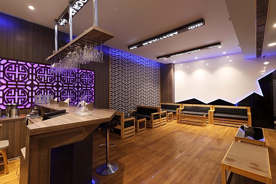 Aristocrat Hotel, New Town, Kolkata