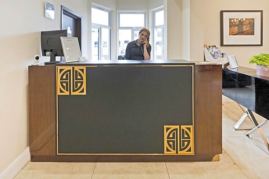 OYO The Baltimore Hotel