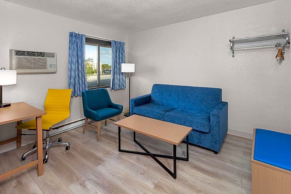 Days Inn by Wyndham Mason City