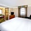 La Quinta Inn & Suites by Wyndham Mid-City