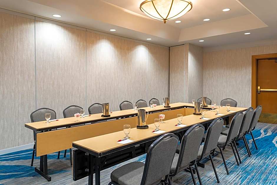 Courtyard by Marriott Chicago at Medical District/UIC