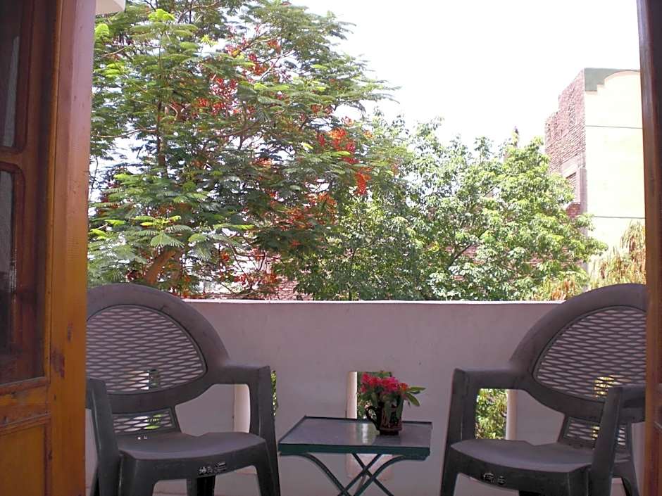 El Fayrouz Hotel