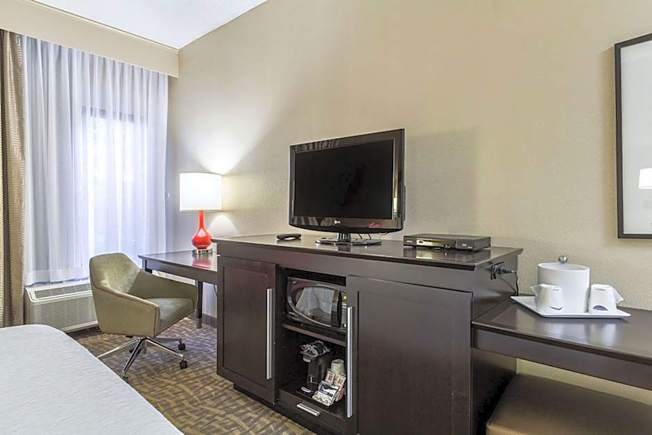 Hampton Inn By Hilton Jackson-Pearl-International Airport