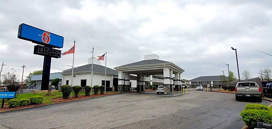 Motel 6-Memphis, TN - Graceland