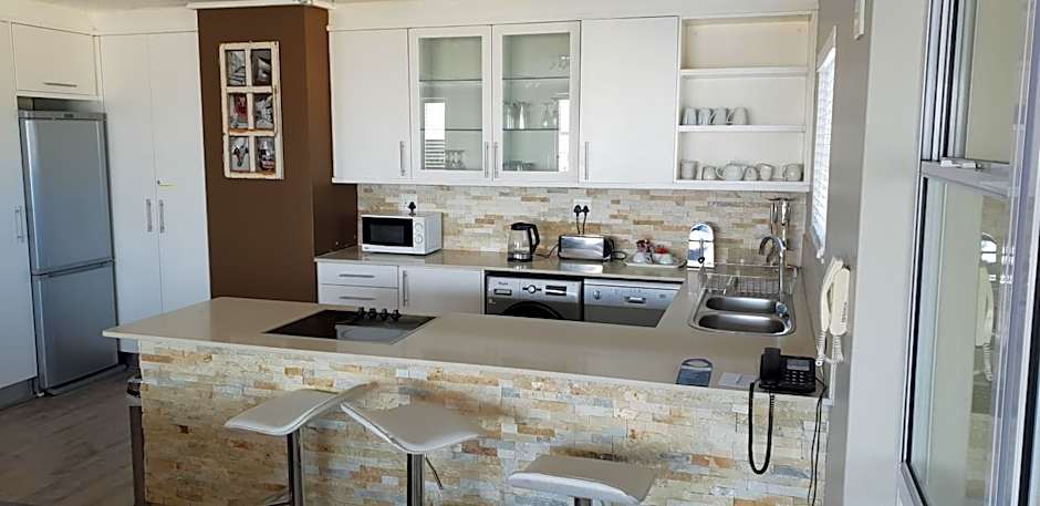 Lagoon Beach Hotel Apartments