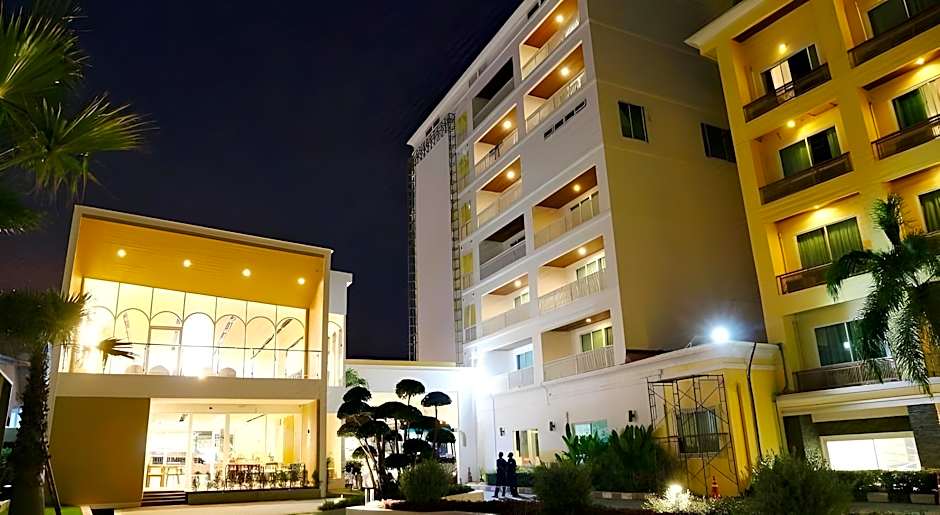 Crystal Palace Luxury Hotel Pattaya