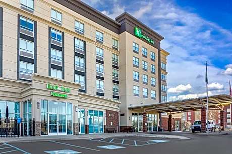 King Deluxe Mobility Accessible Tub Non-Smoking