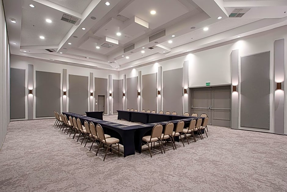 QOYA Hotel Curitiba, Curio Collection by Hilton