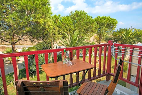 Triple Room with Partial Sea View