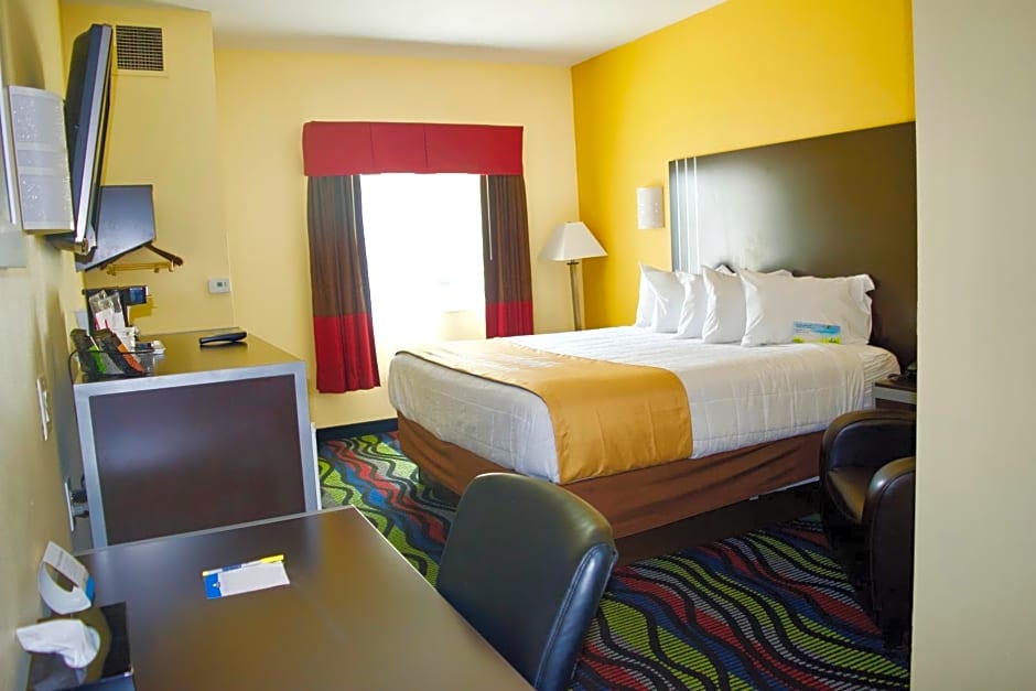 Days Inn & Suites by Wyndham Augusta Near Fort Eisenhower