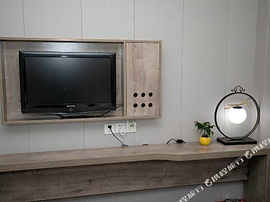 Yongjia Hotel (Guangzhou Sports West Metro Station)