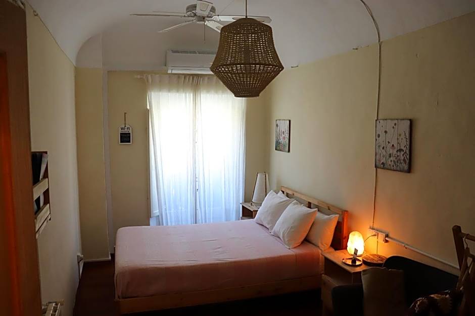 Les Magranes Bed & Breakfast