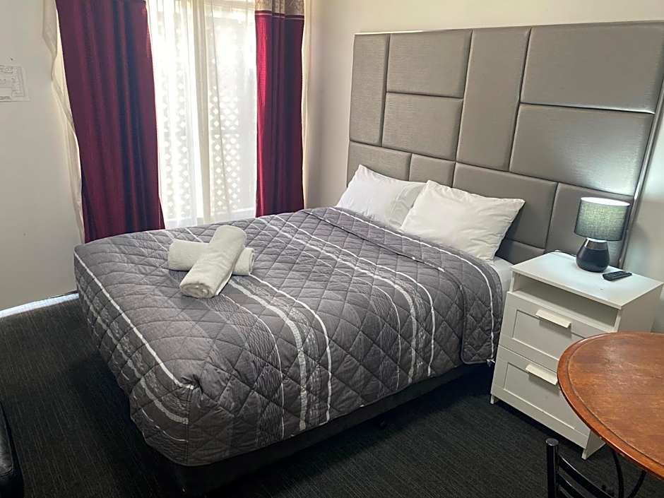 Tollgate Motel