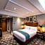 100 Queen's Gate Hotel London, Curio Collection by Hilton