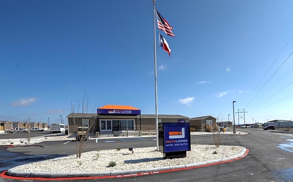 Instalodge Hotel and Suites Karnes City