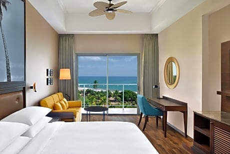 Deluxe Guest room, 1 King, Ocean view, Balcony with Early Check-in / Late Check-out on Availability