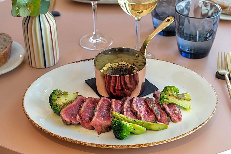 Catalonia Excelsior Hotel