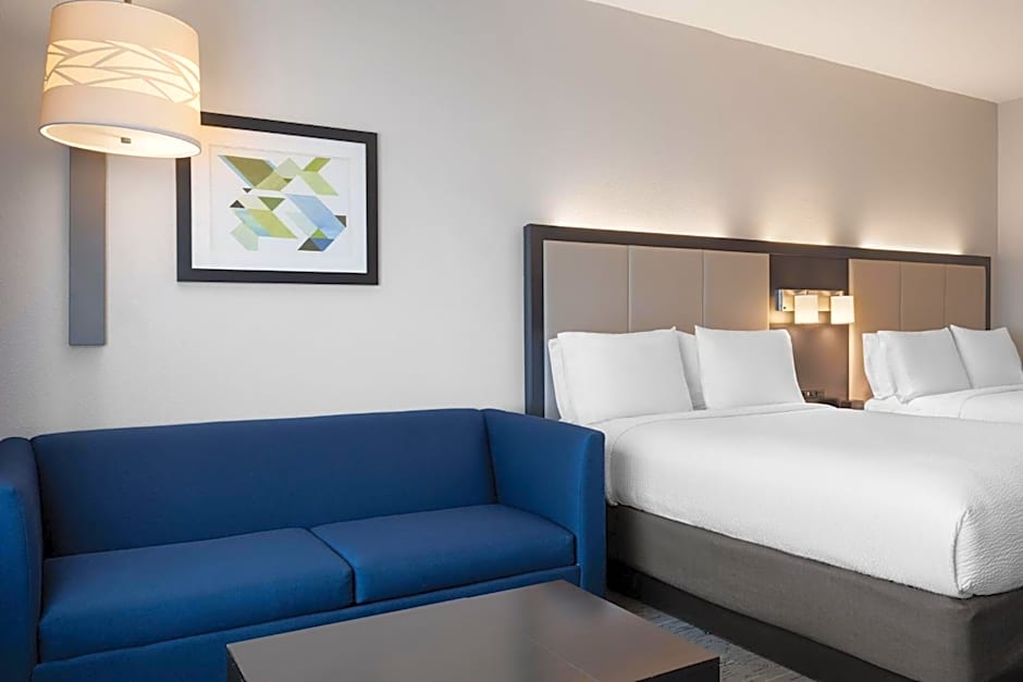 Holiday Inn Express & Suites Tampa East - Ybor City By IHG