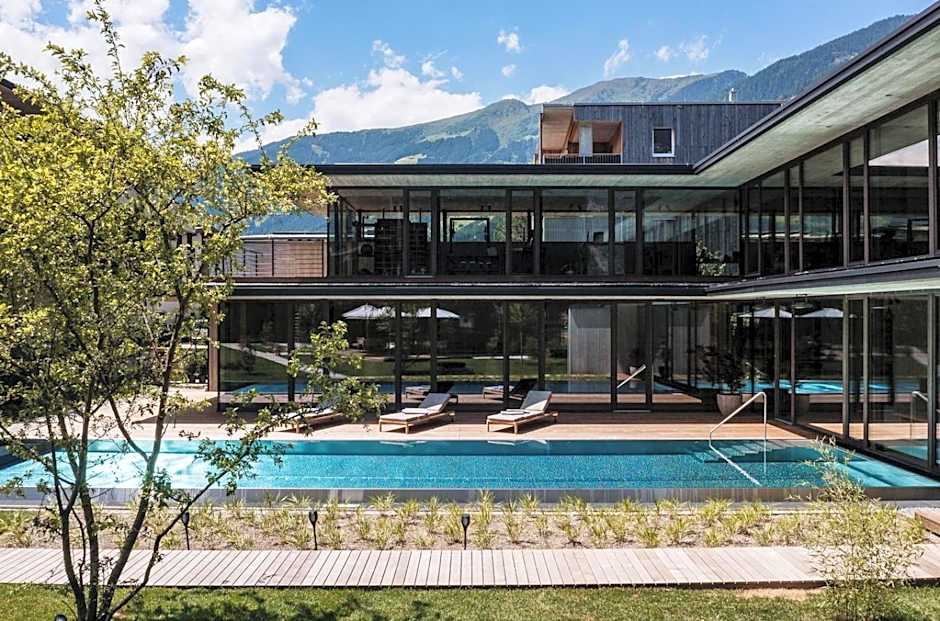 zelloon boutique hotel