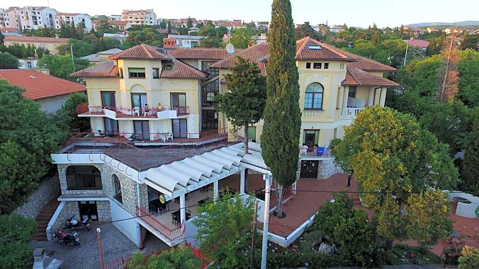 Pansion Ruža