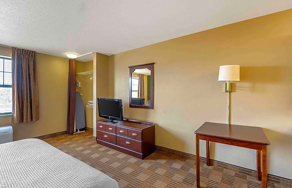 Extended Stay America Suites - Chicago - Woodfield Mall