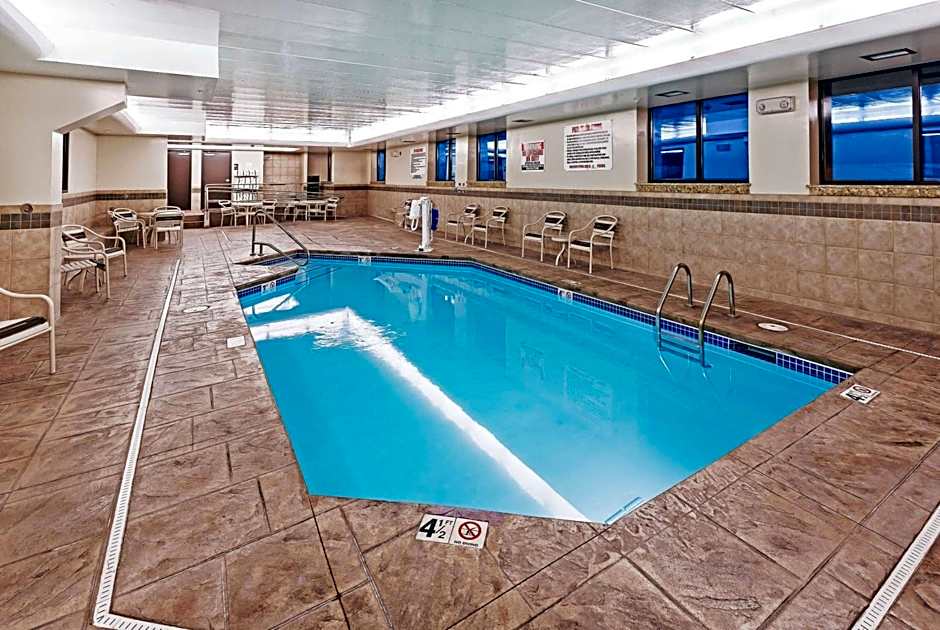 AmericInn by Wyndham Omaha