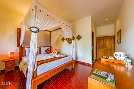 Deluxe Double Room with Pool View