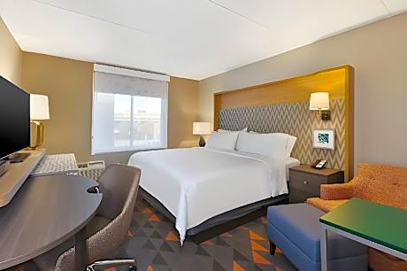 1 King Bed Mobility Access Tub Nosmoking