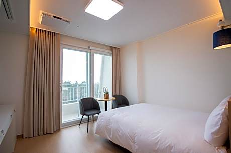 Double Room with Partial Sea View