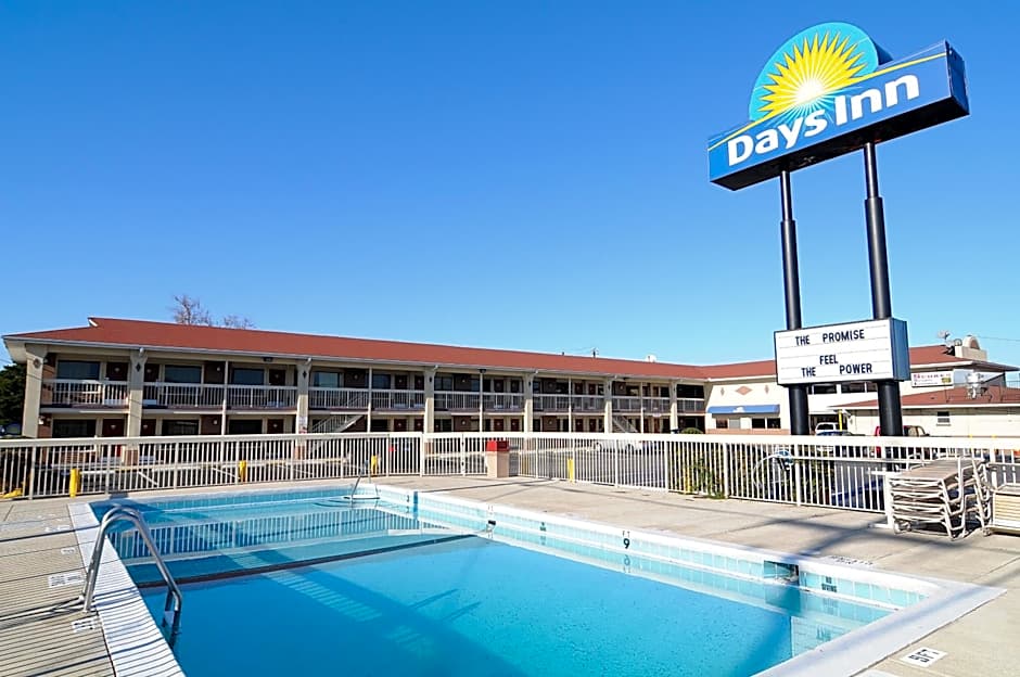 Days Inn by Wyndham Jacksonville NC