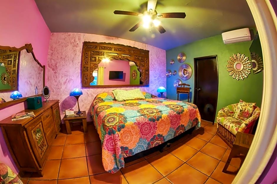 CASA ALFAREROS